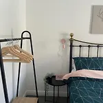 2-bed Flat In Summerbridge Pet Friendly *