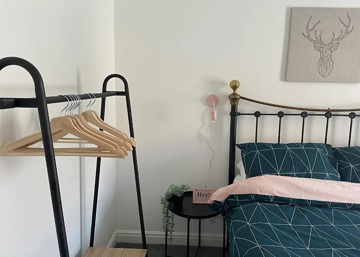 2-bed Flat In Summerbridge Pet Friendly *