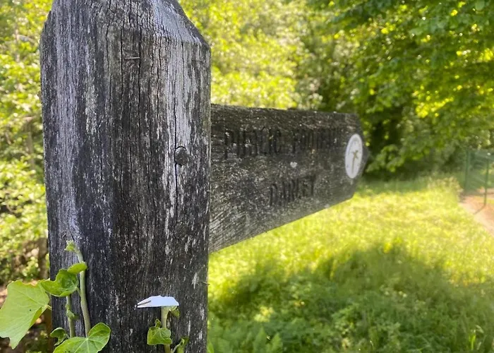 2-bed Flat In Summerbridge Pet Friendly *