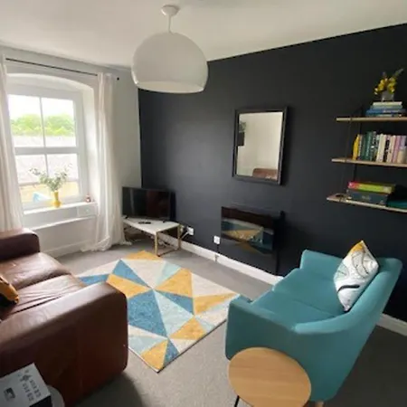 Lovely 2-bed Flat In Summerbridge * Harrogate
