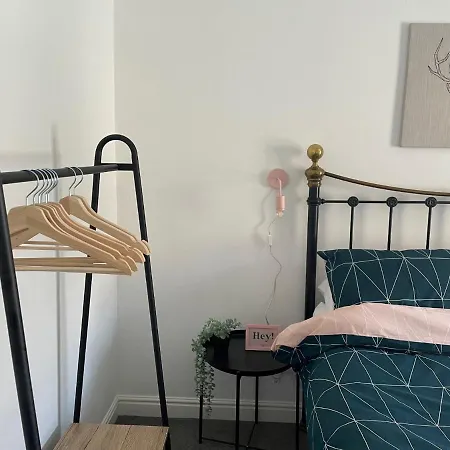 2-bed Flat In Summerbridge Pet Friendly *